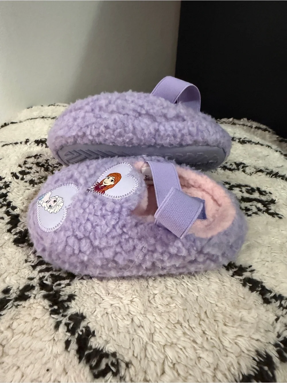 Disney Frozen Ground Up Sherpa House Slippers Elsa & Anna Purple Kids Size 5/6